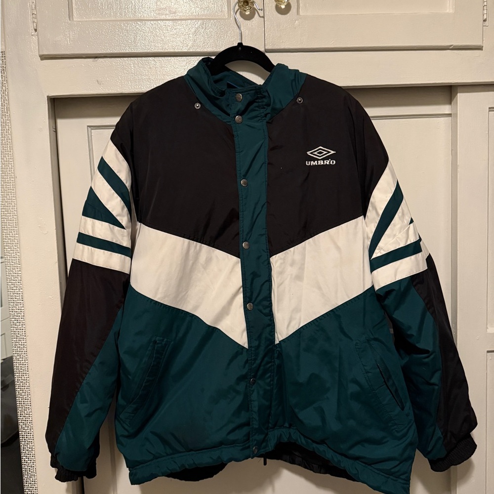 Umbro Men's Black, White, and Teal Puffer Jacket